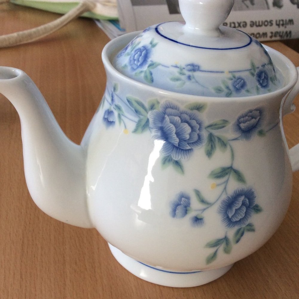Blue flower porcelain teapot EMF Microwave and dishwasher safe